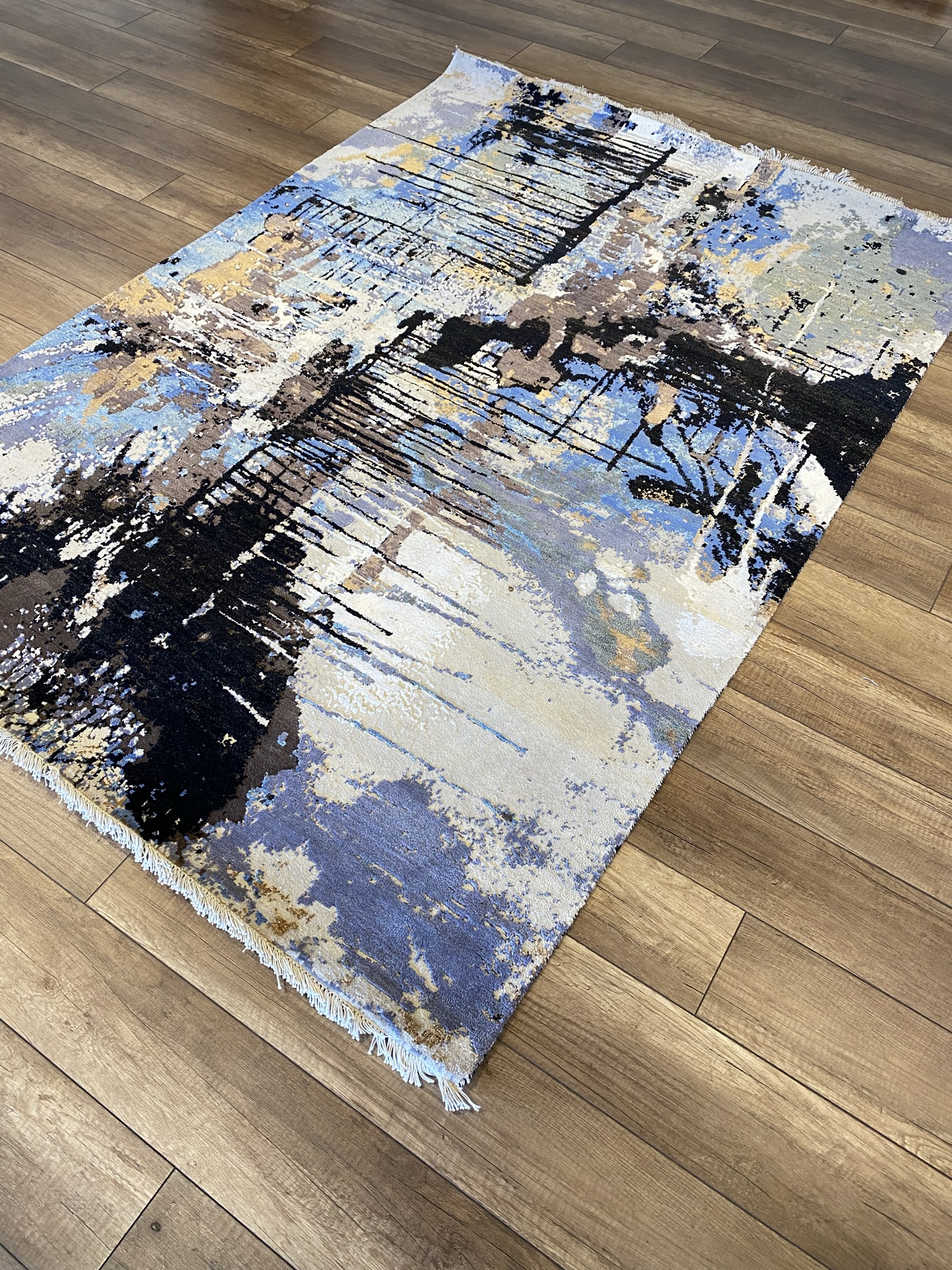Geometric Hand-Woven Rug 7
