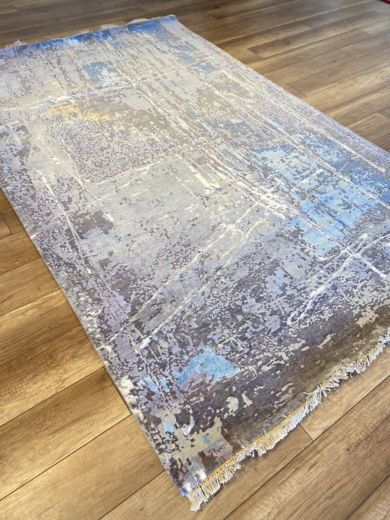 Traditional Persian Style Rug 8