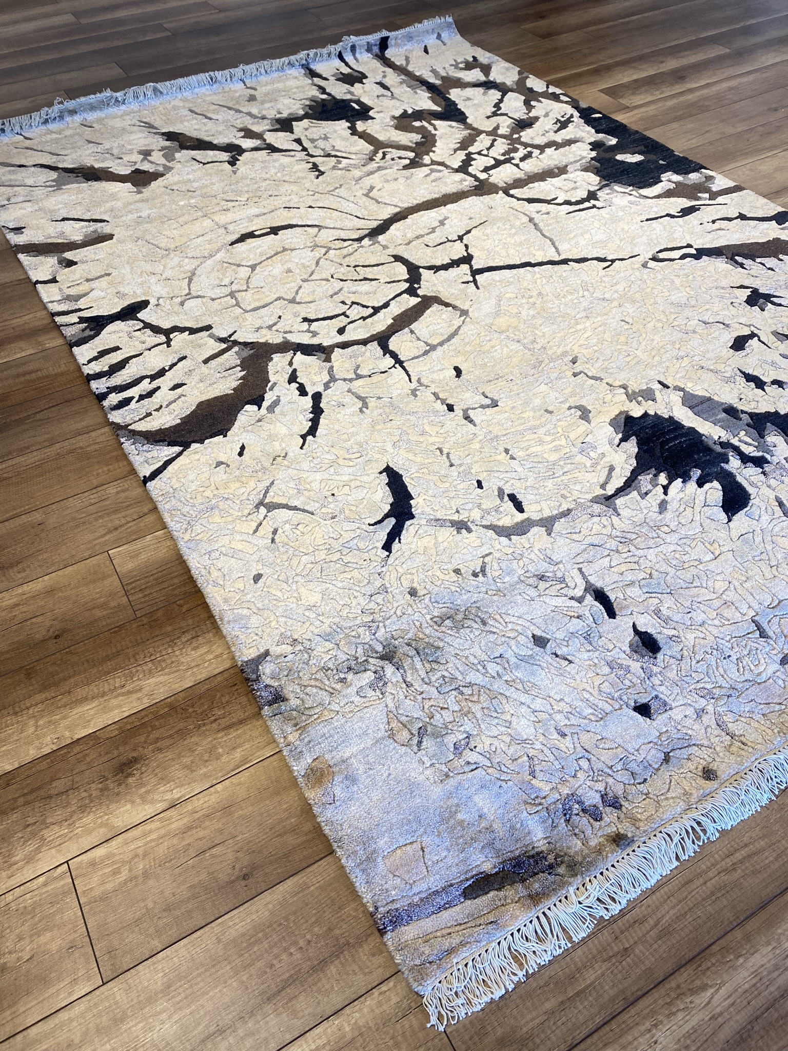 Vintage Hand-Tufted Wool Rug 12