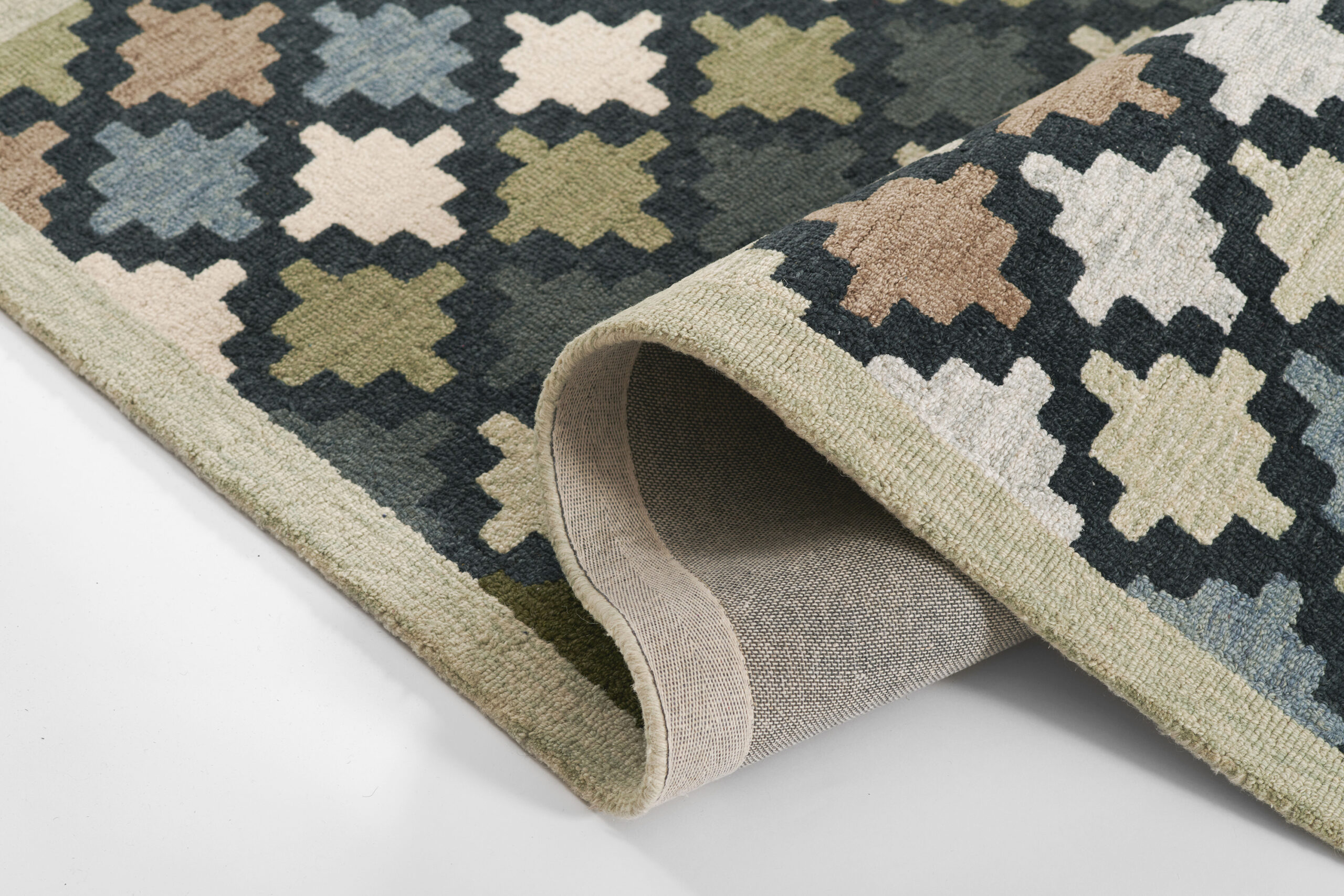 Erin Gates Abbott Diamond Trellis Blue Area Rug - Image 9