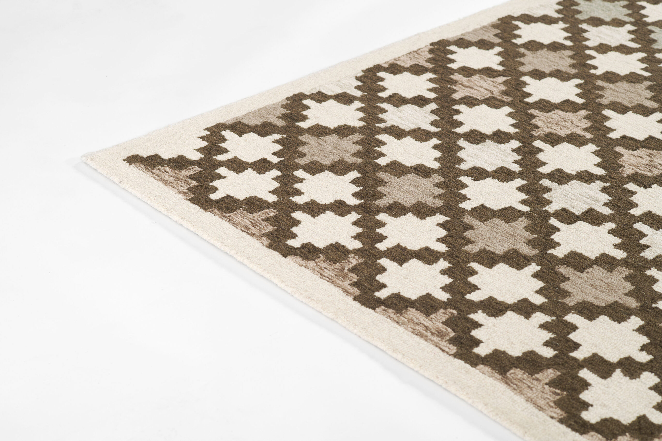 Erin Gates Abbott Diamond Trellis Neutral Area Rug - Image 7