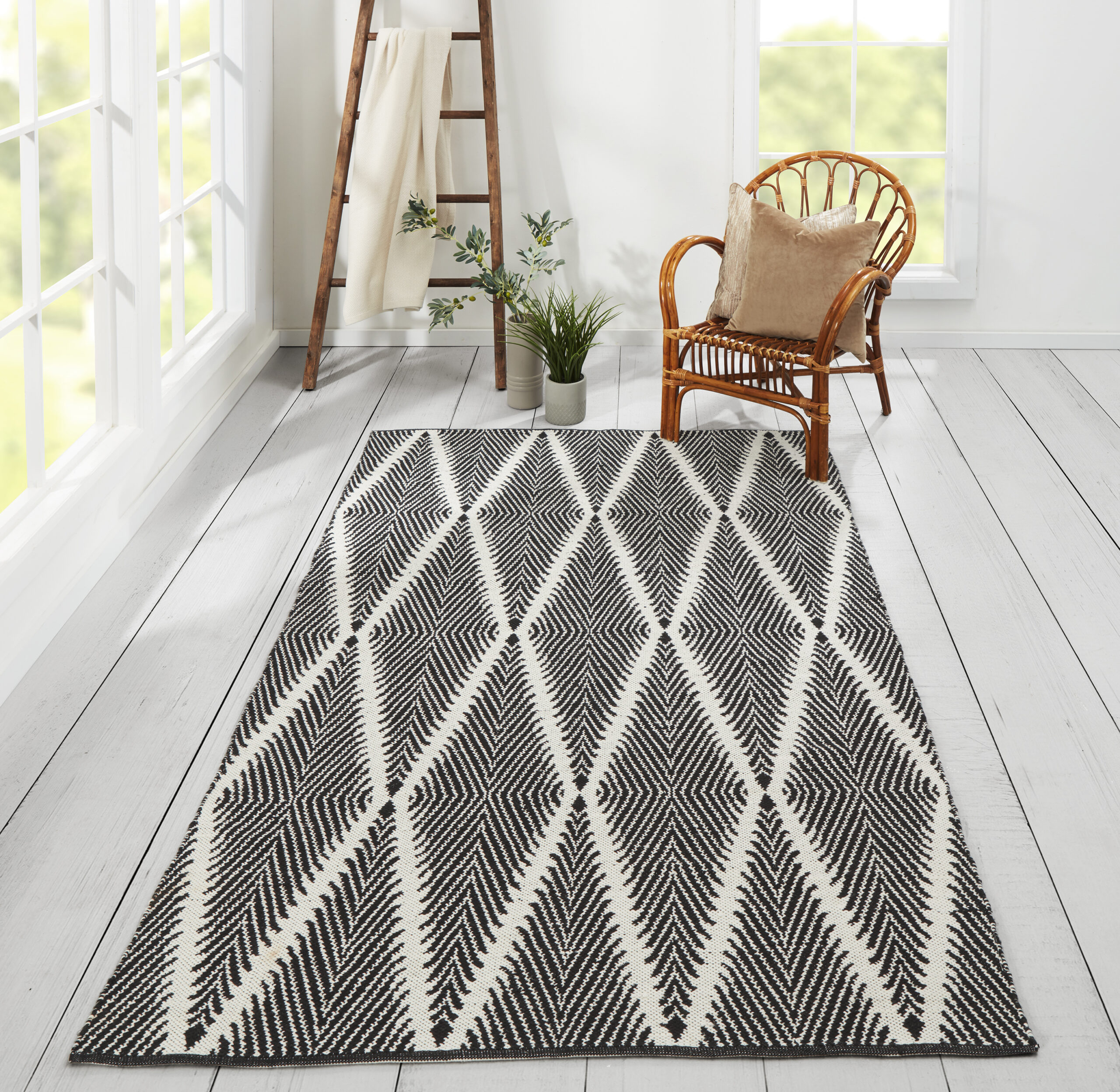 Erin Gates River Beacon Black Area Rug - Image 9