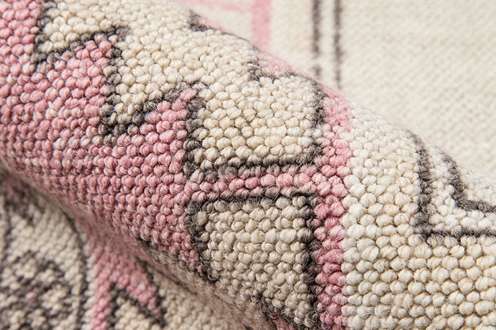 Momeni Anatolia Pink Area Rug