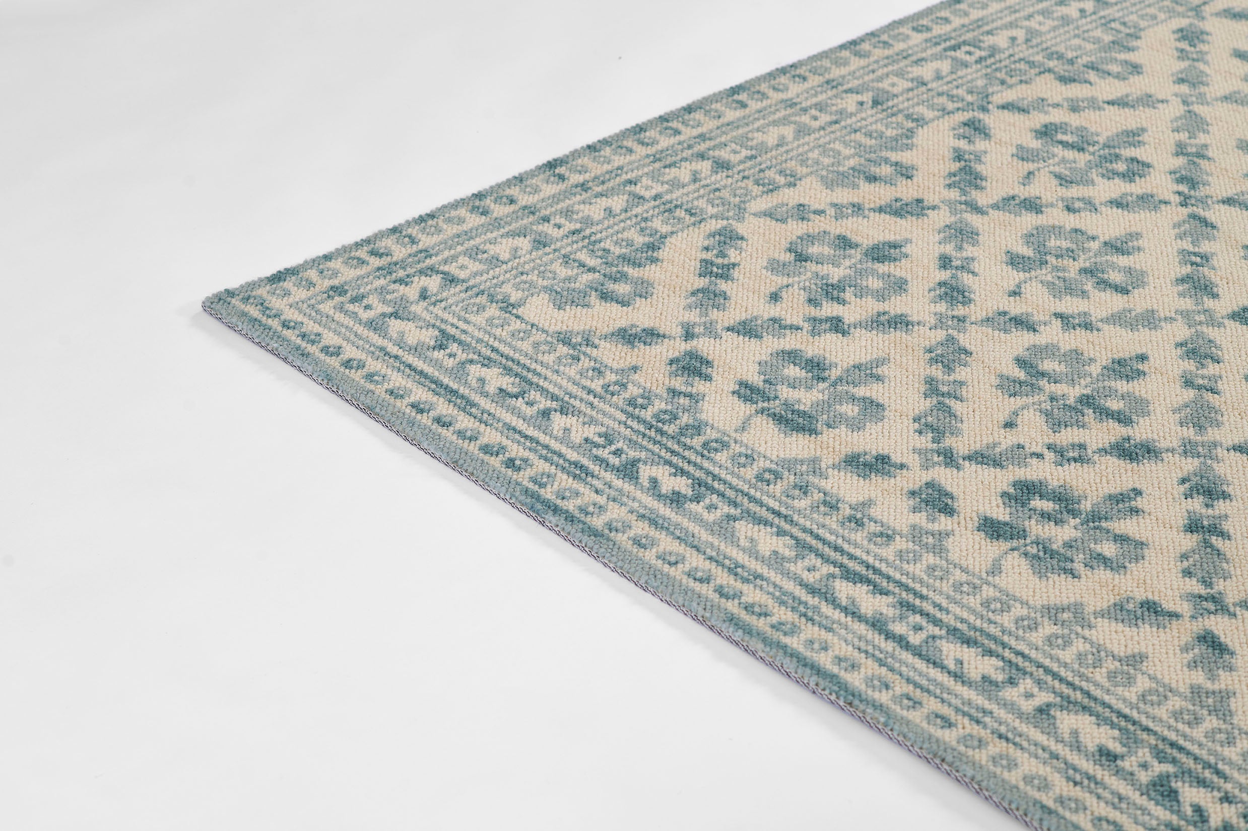 Momeni Bibury Blue Area Rug