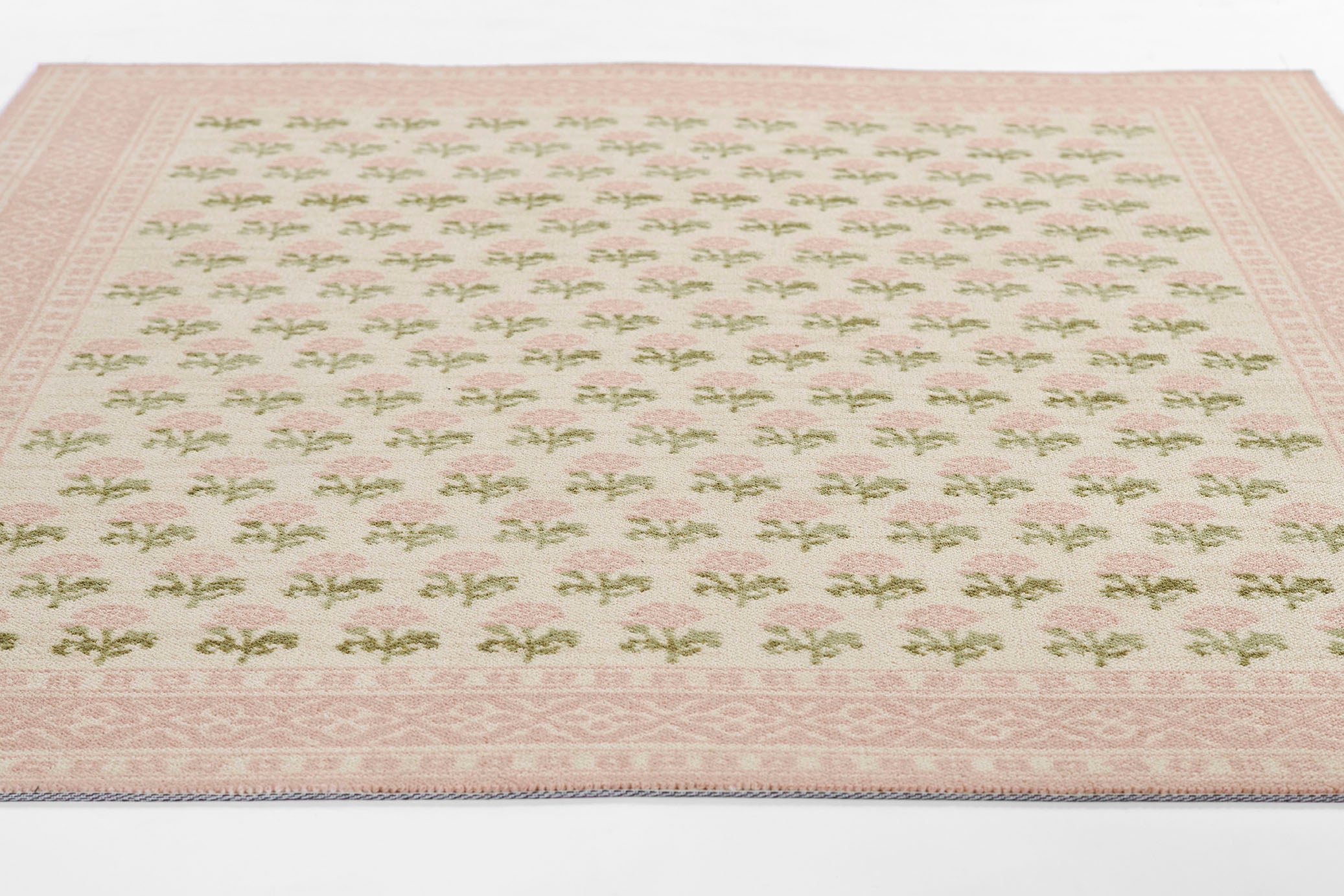 Momeni Bibury Pink Area Rug