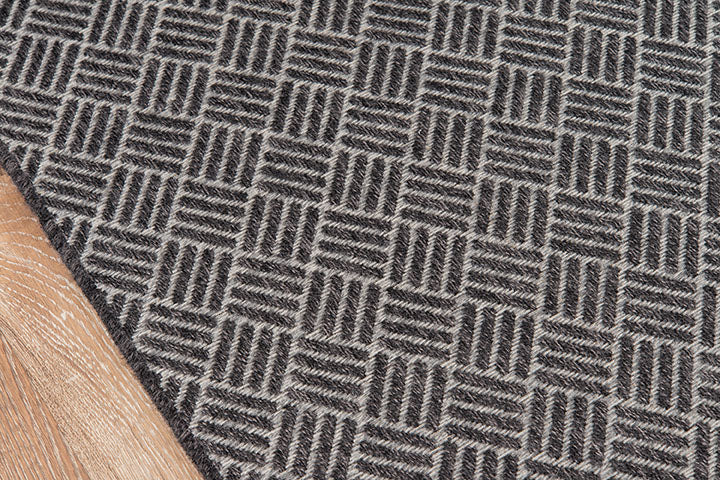 Momeni Como Charcoal Area Rug