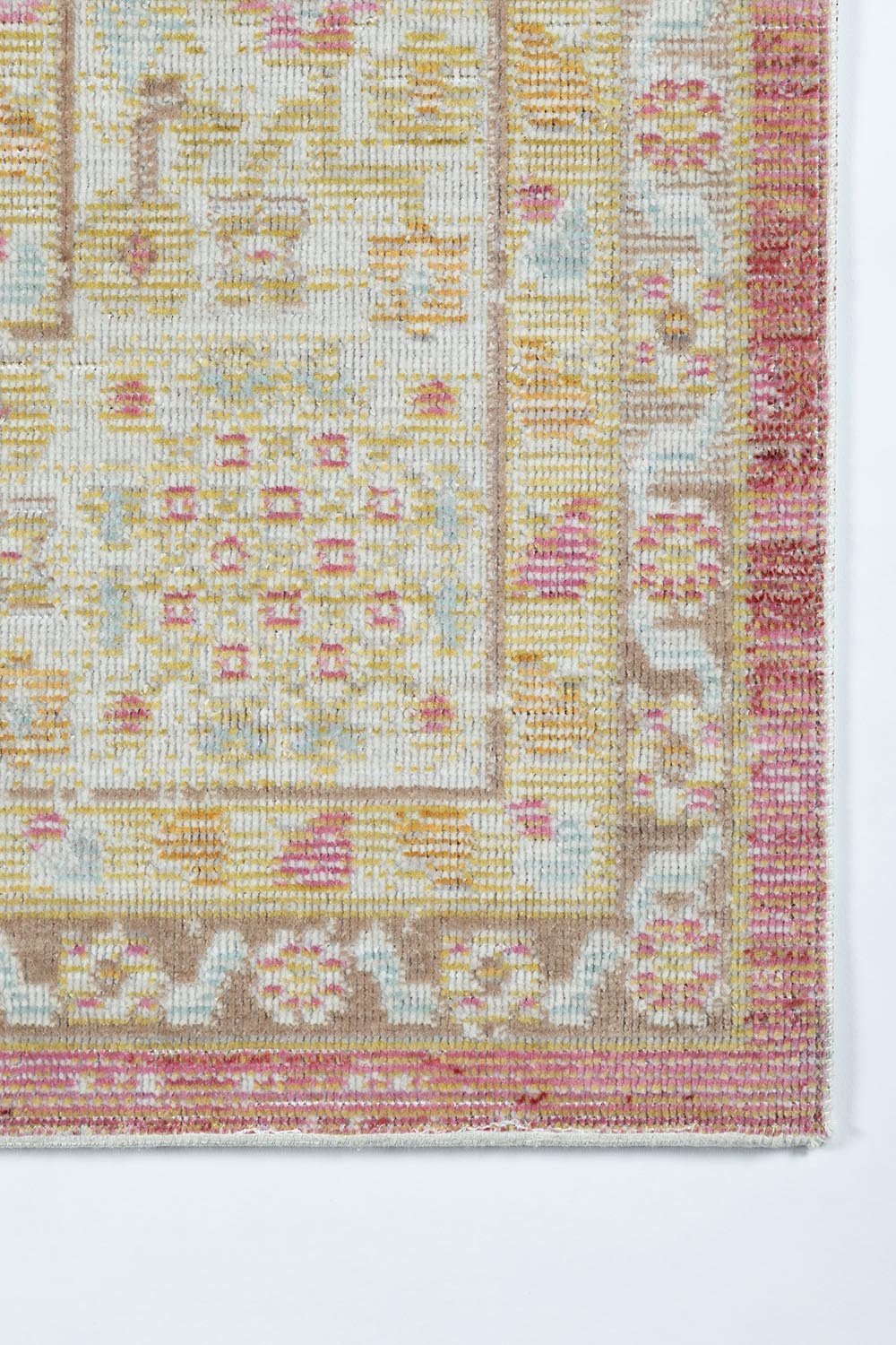 Momeni Isabella Pink Area Rug