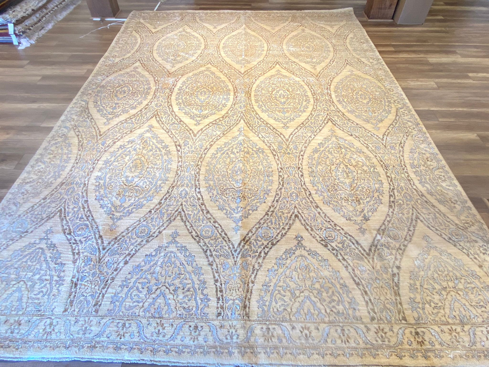 Gilded Arabesque Oversized Motif Source